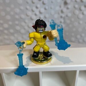 💕3 for 10- AKEDO Ultimate Arcade Warriors CHUX LEE figure